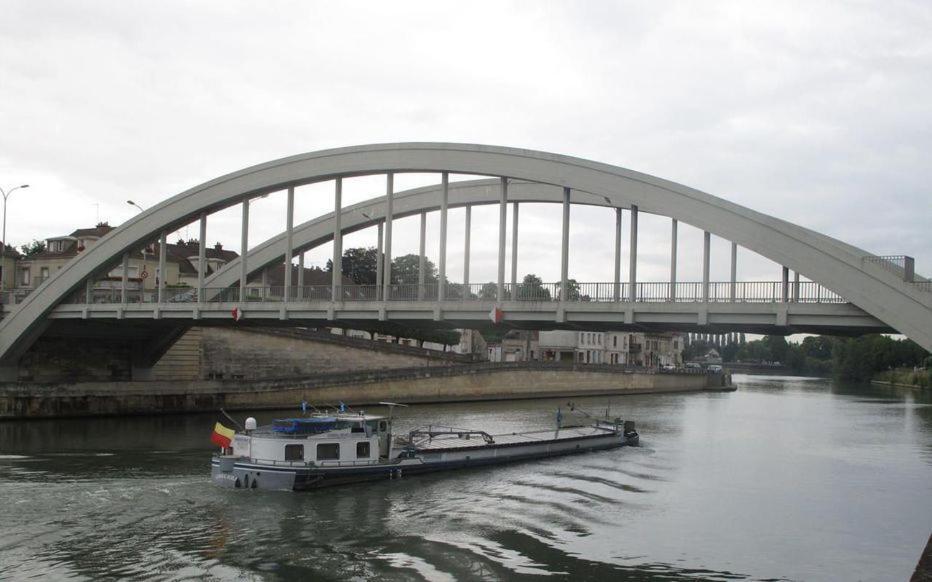 La Sarronaise Vila Pont-Sainte-Maxence Exterior foto